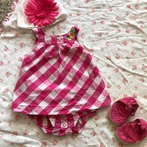 Carter’s baby girl dress onesie size 6m
